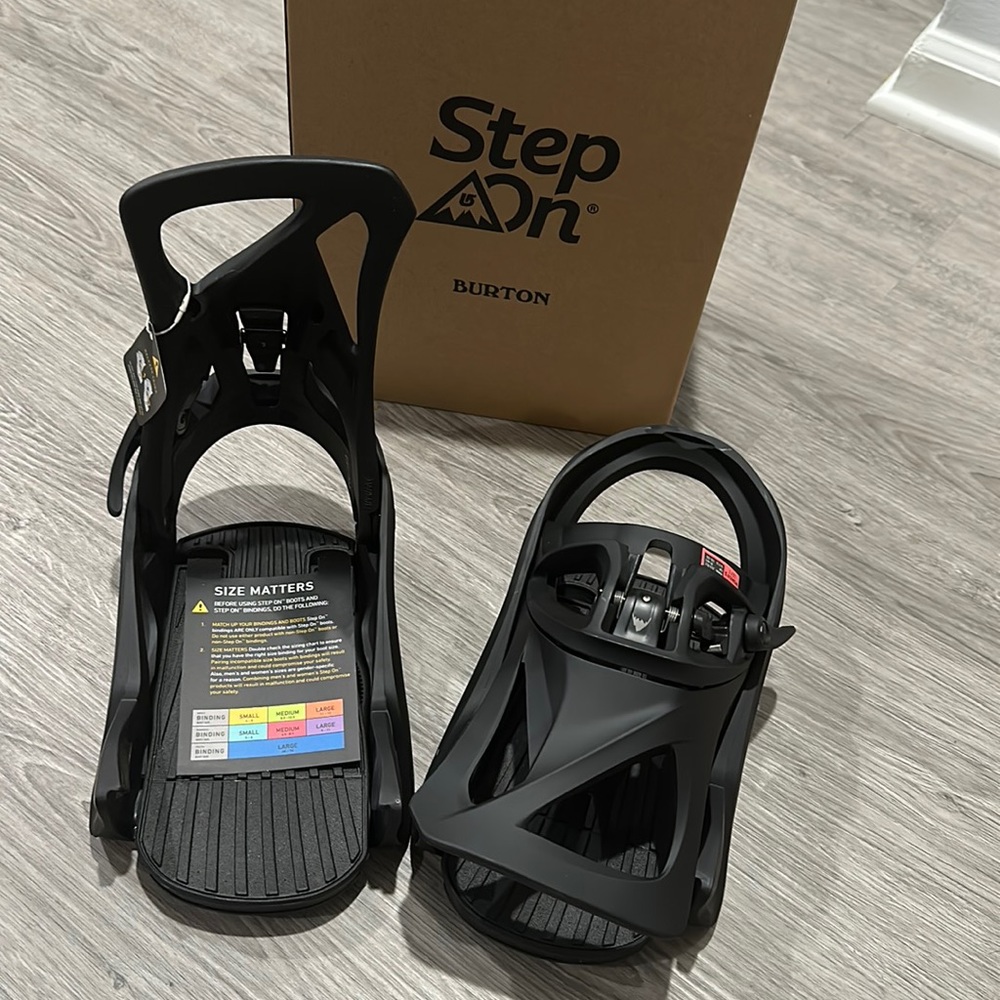 🚫 SOLD 🚫 Burton Step On Bindings (Black) - Women’s Size Medium
